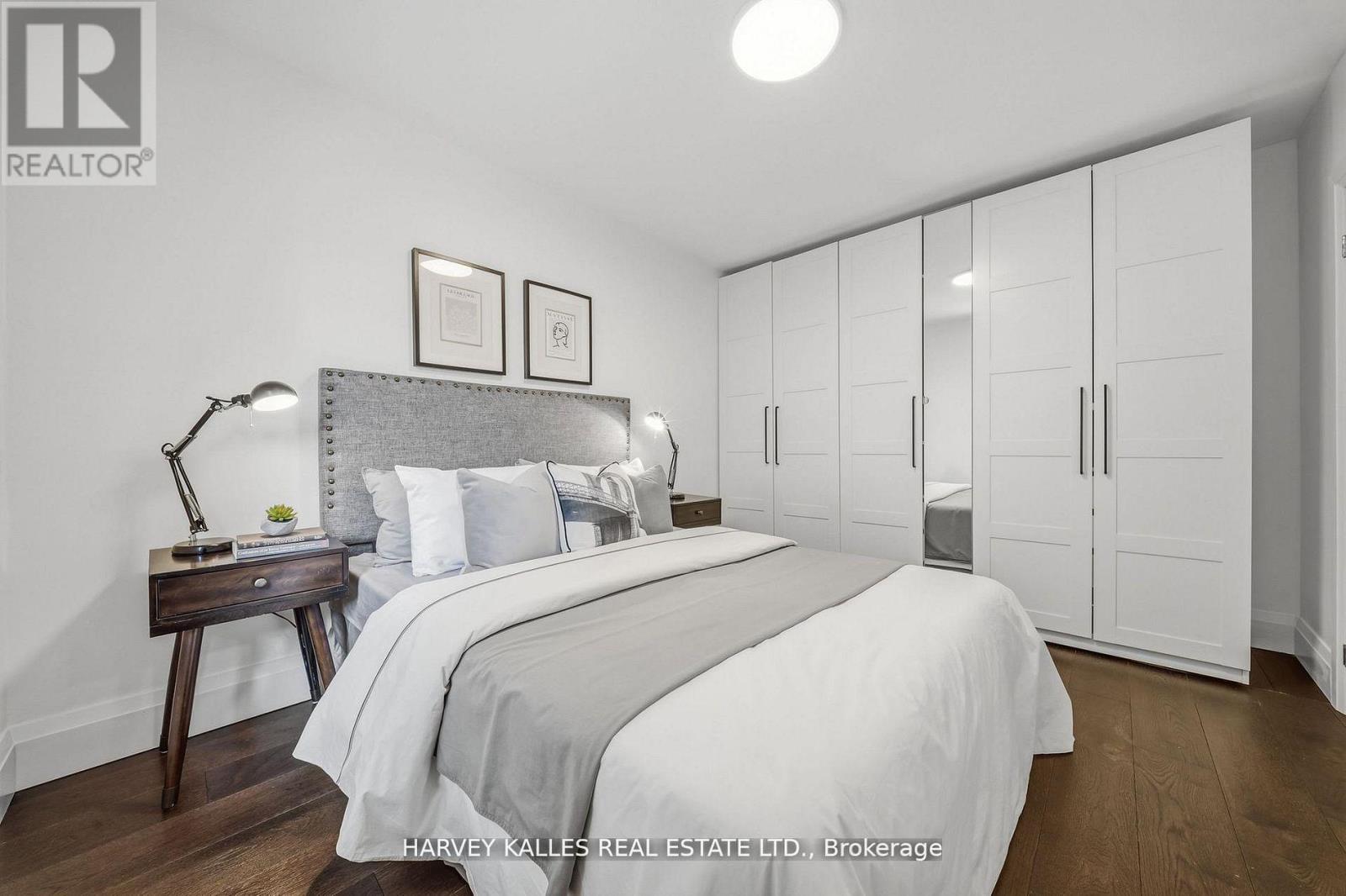 568 Northcliffe Boulevard, Toronto, Ontario  M6E 3L7 - Photo 18 - C13484522