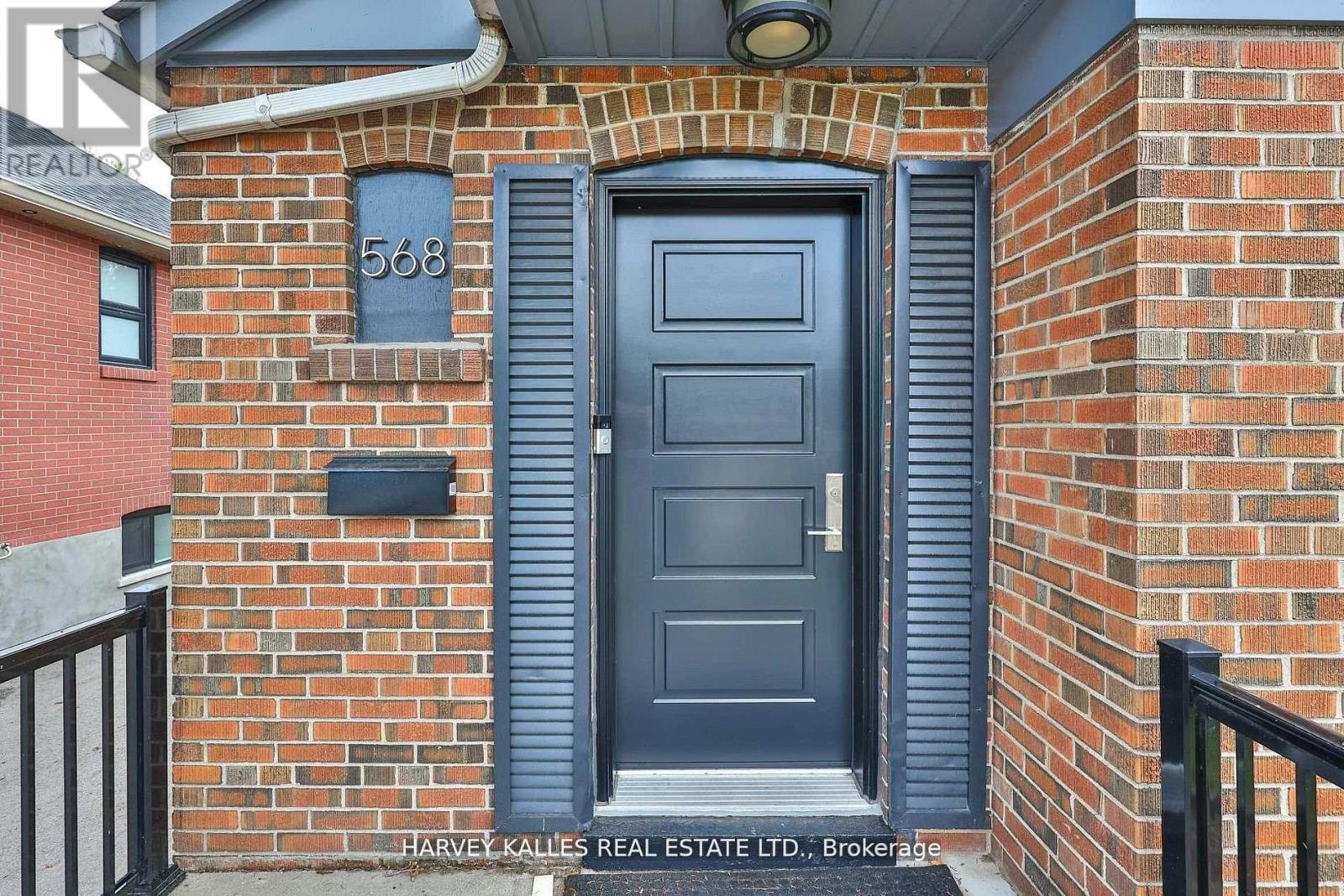568 Northcliffe Boulevard, Toronto, Ontario  M6E 3L7 - Photo 3 - C13484522