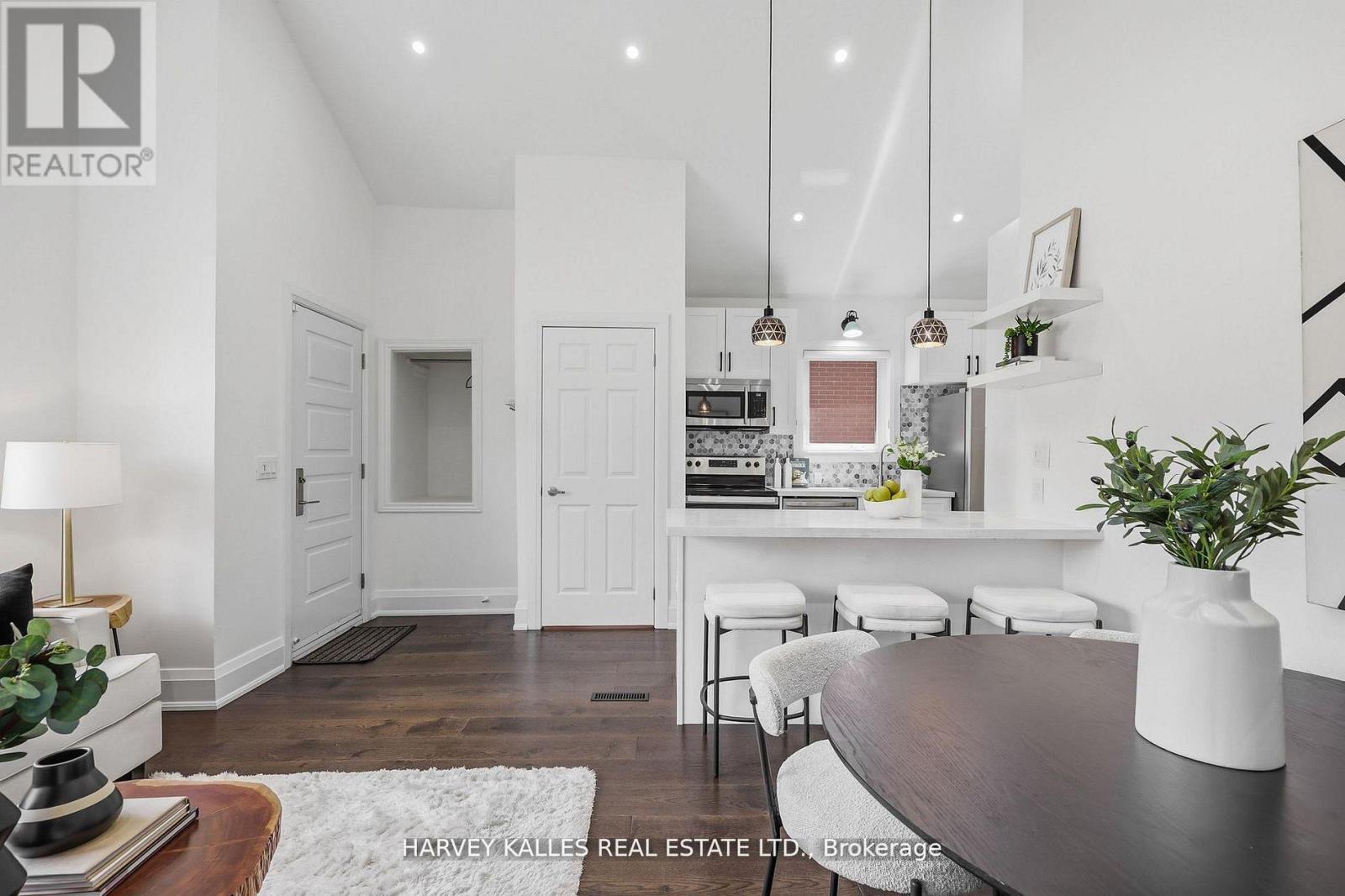 568 Northcliffe Boulevard, Toronto, Ontario  M6E 3L7 - Photo 8 - C13484522