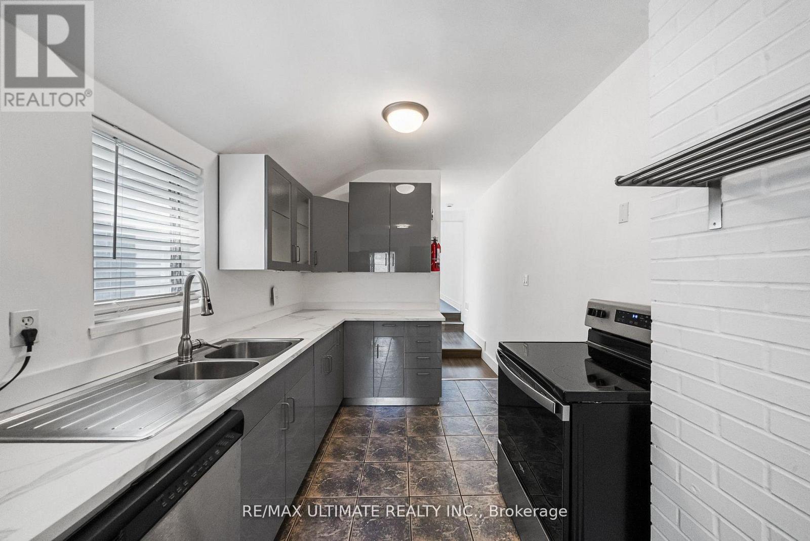 2nd Floor - 831 Queen Street W, Toronto, Ontario  M6J 1G1 - Photo 13 - C13484546