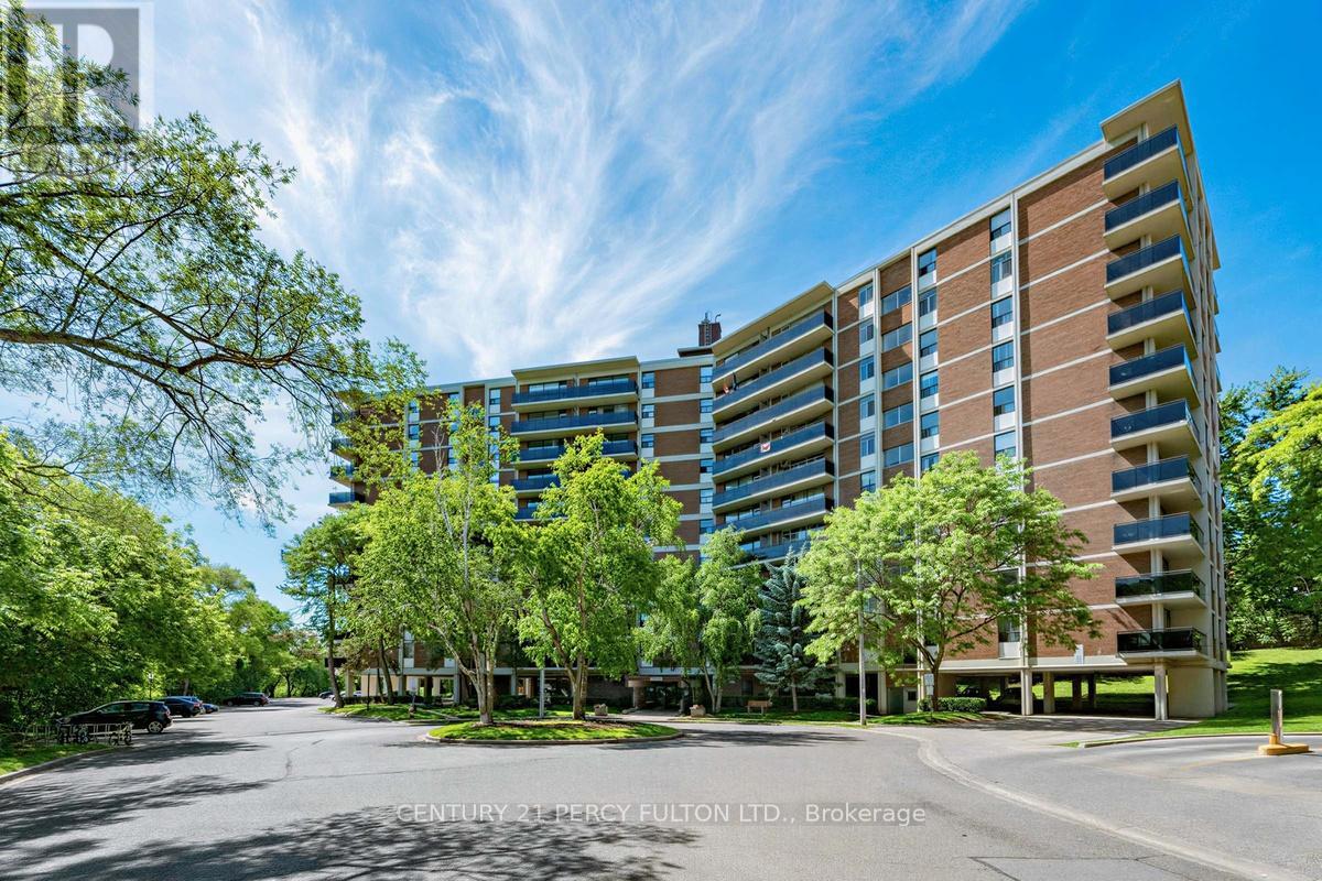 200 - 2 PARK VISTA DRIVE, Toronto, Ontario
