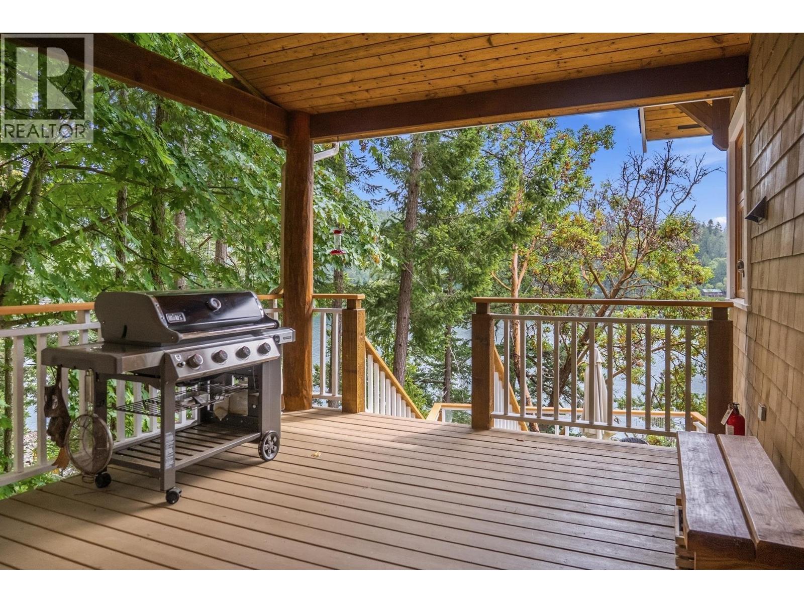 6608 Razor Point Road, Pender Island, British Columbia  V0N 2M1 - Photo 9 - R3137476