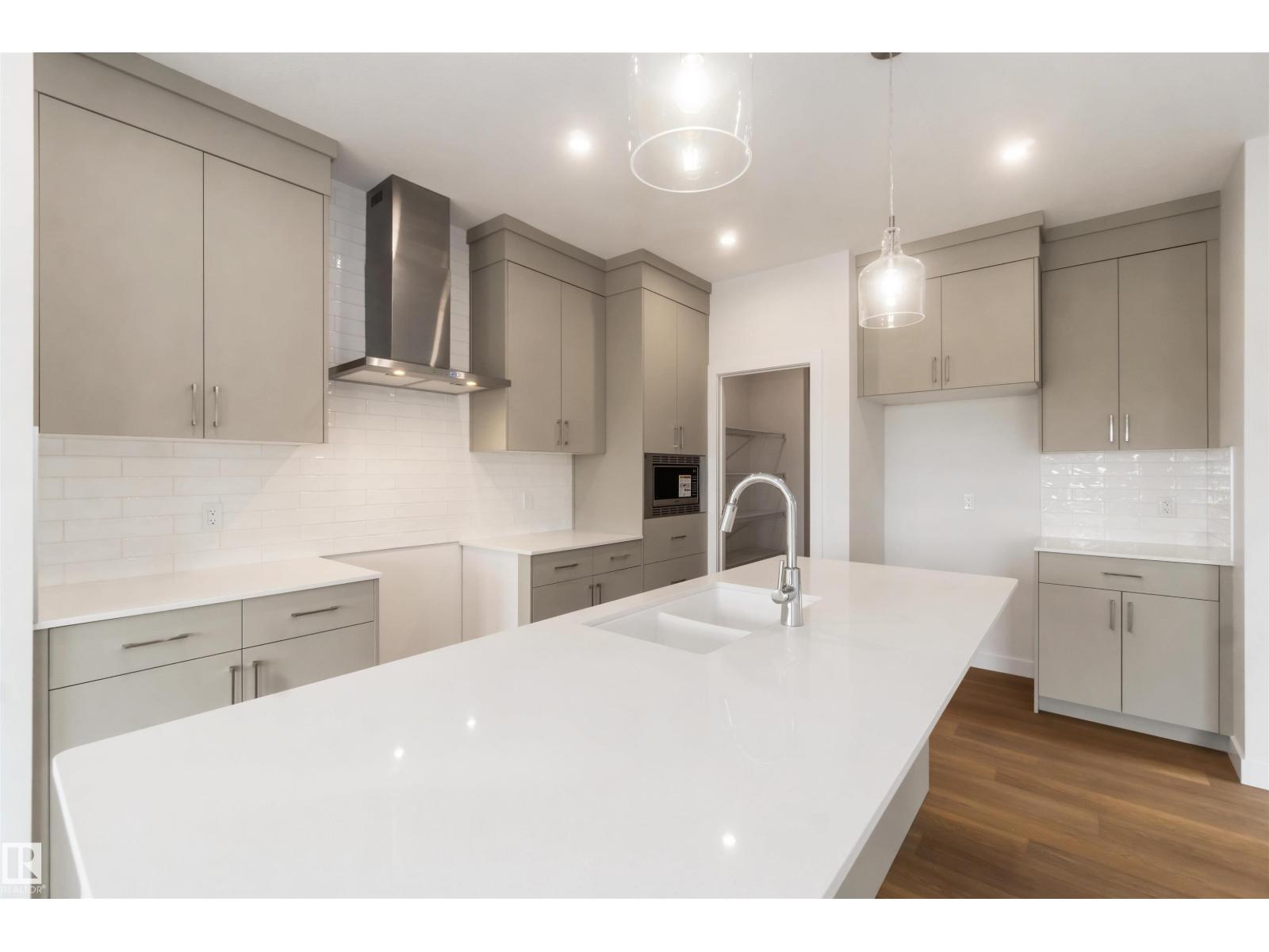19360 29 Av NW, Edmonton, Alberta  T6M 3B1 - Photo 5 - E4495363