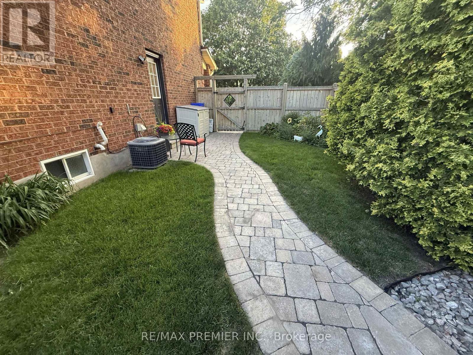 Lower - 77 Largo Crescent, Vaughan, Ontario  L6A 1M9 - Photo 17 - N13484402