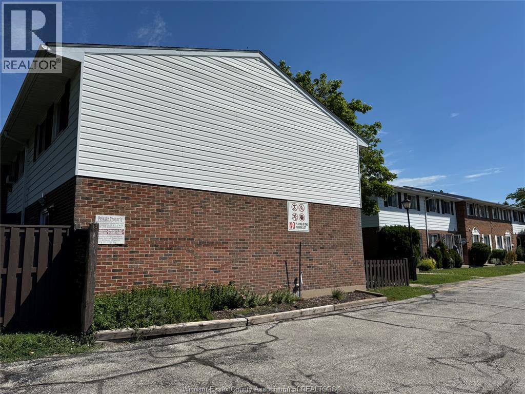 3093 Meadowbrook Lane Unit# 14, Windsor, Ontario  N8T 3C5 - Photo 6 - 26015061