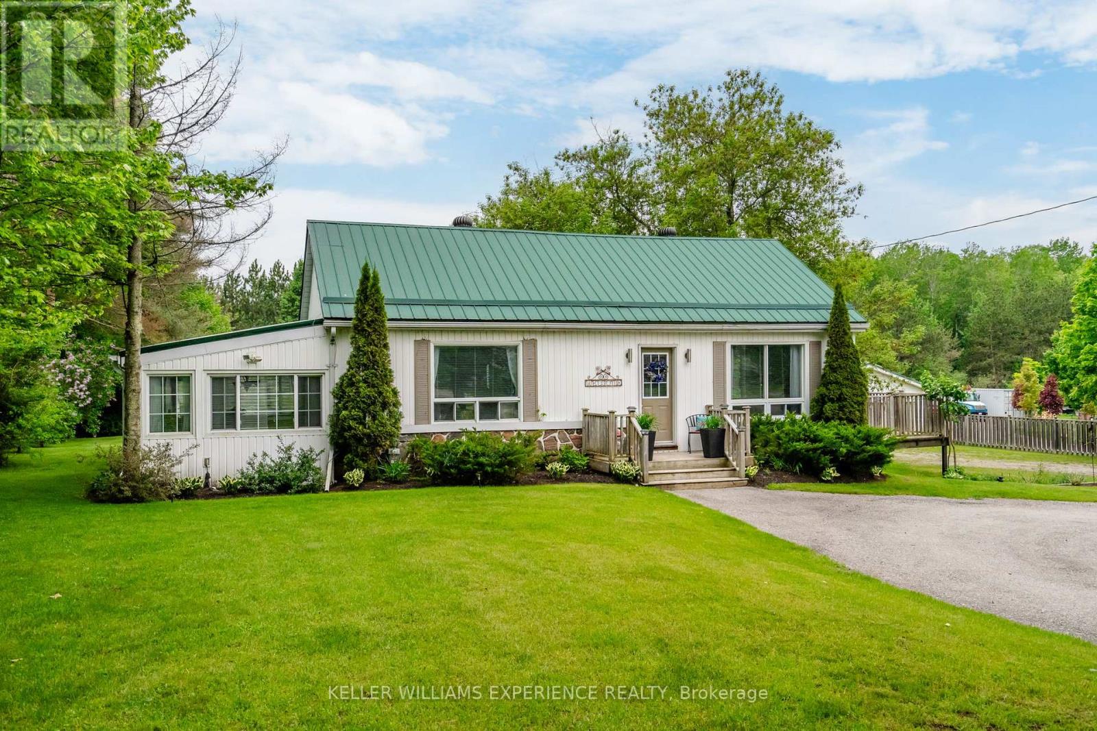 3514 Penetanguishene Road, Oro-Medonte, Ontario  L4M 4Y8 - Photo 4 - S13146568