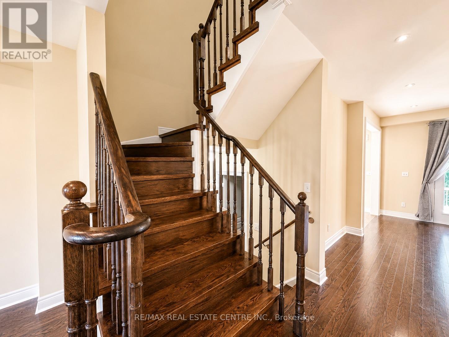 2491 Postmaster Drive, Oakville, Ontario  L6M 0L5 - Photo 14 - W13444572