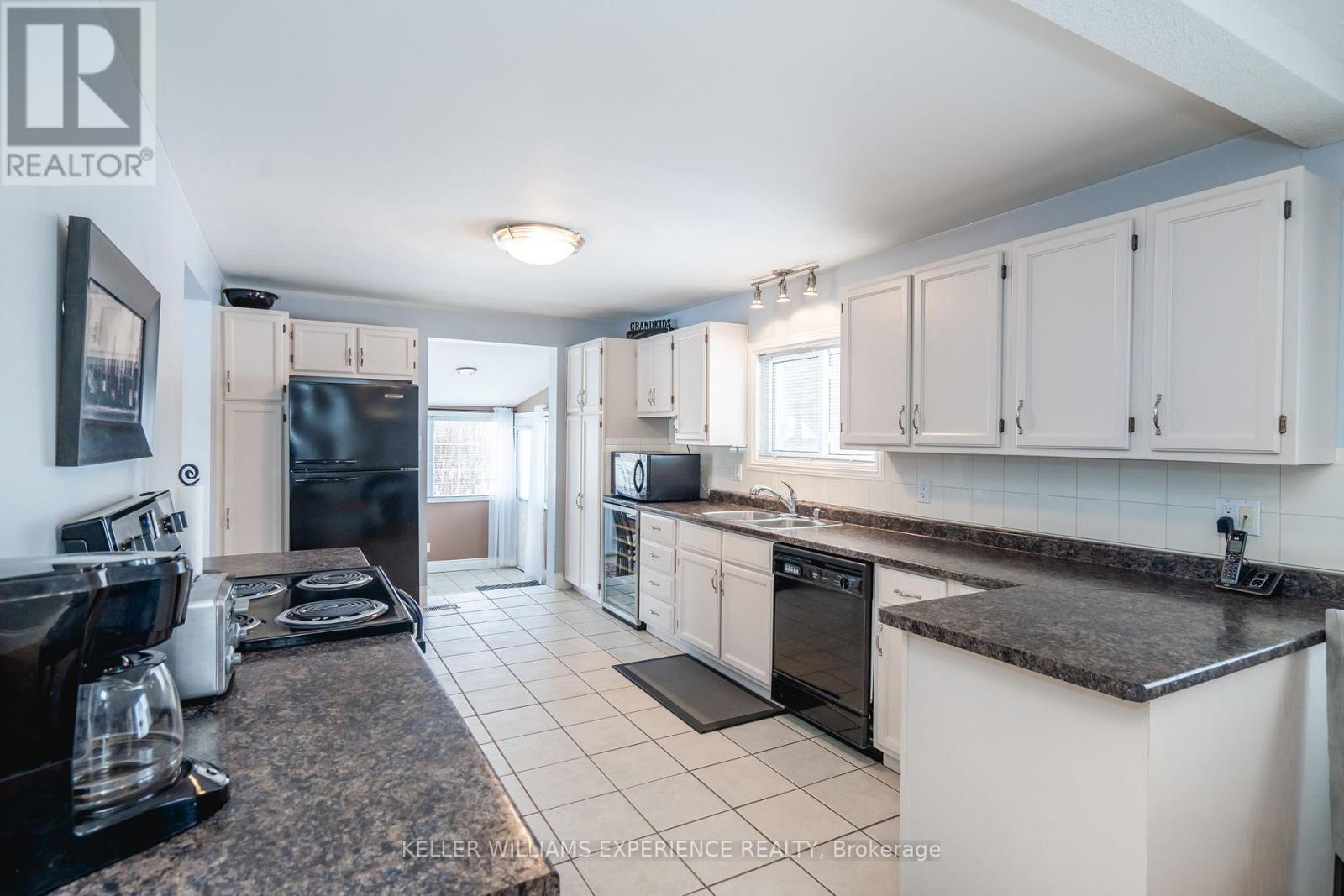 3514 Penetanguishene Road, Oro-Medonte, Ontario  L4M 4Y8 - Photo 9 - S13146568