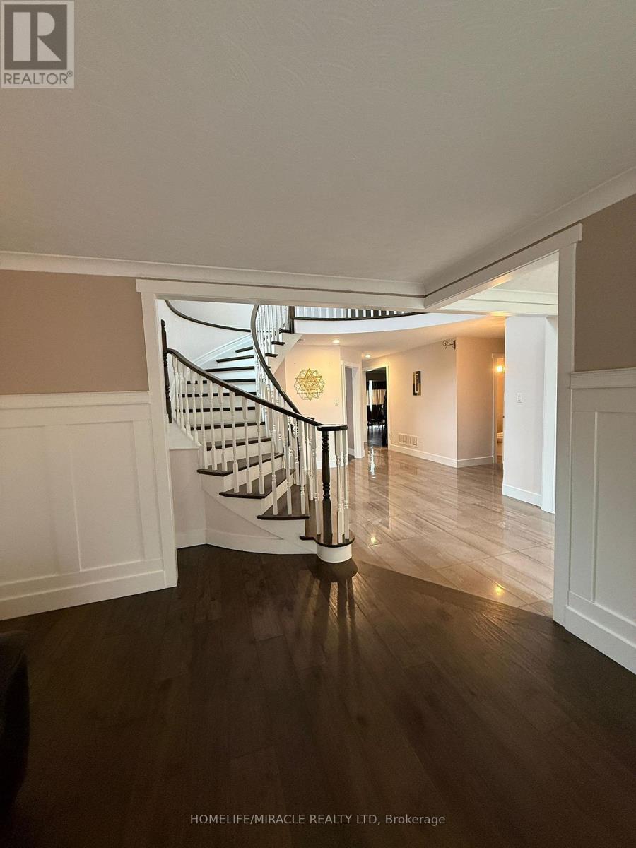 2133 Heidi Avenue, Burlington, Ontario  L7M 3P4 - Photo 2 - W13484332