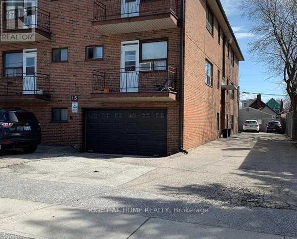 4 - 115 EIGHTH STREET, Toronto, Ontario
