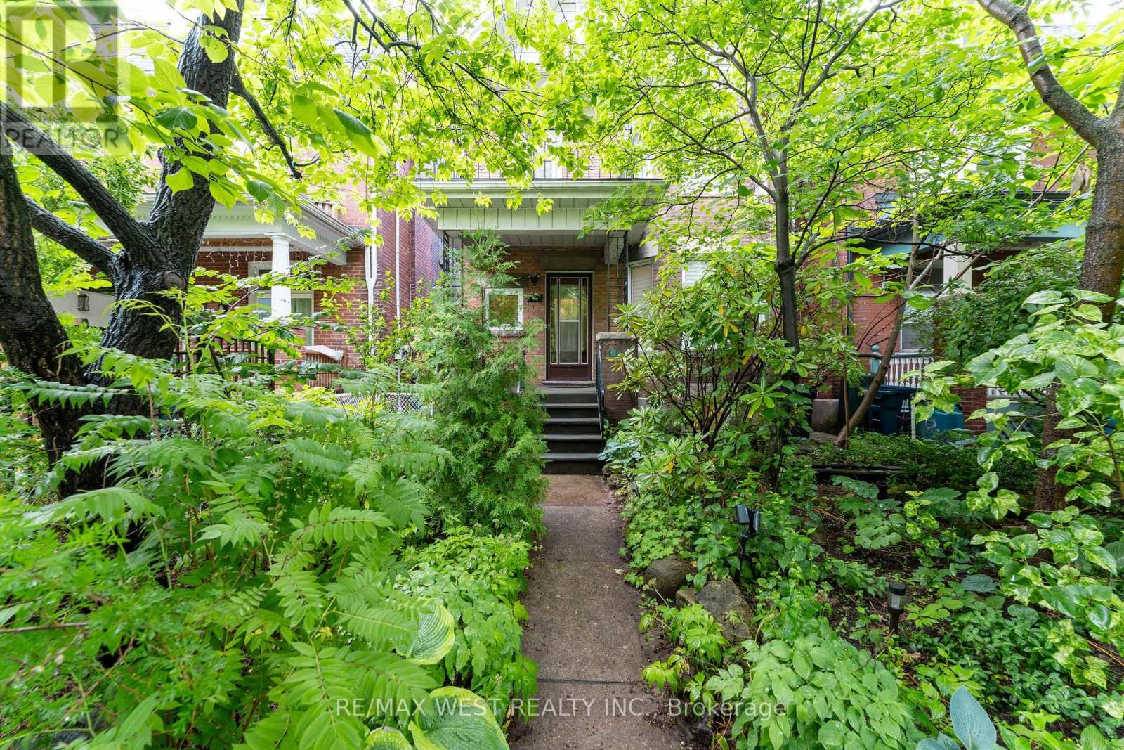 101 GRENADIER ROAD, Toronto, Ontario