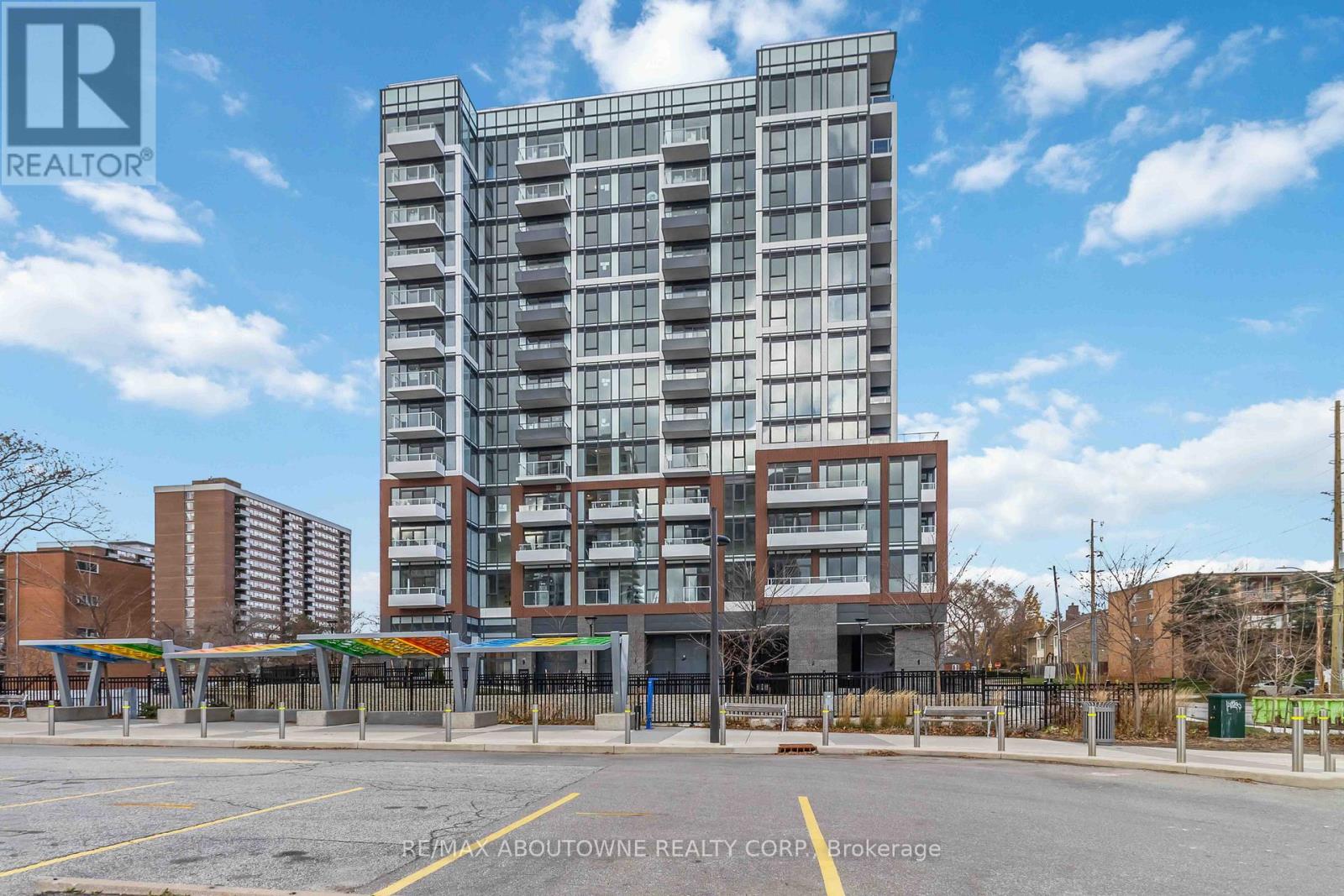 1109 - 2088 James Street, Burlington, Ontario  L7R 0H2 - Photo 2 - W13484438