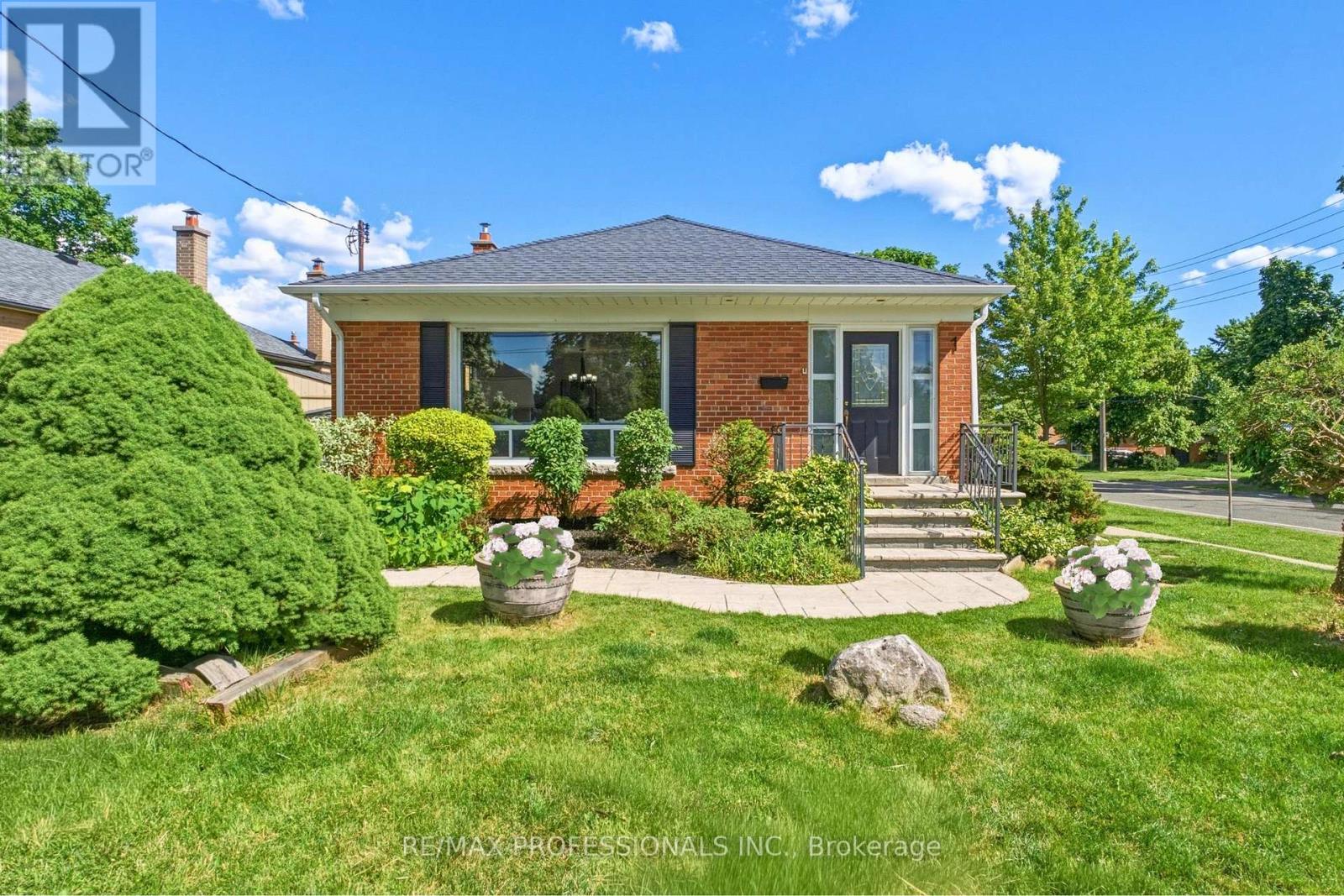 1 SEALCOVE DRIVE, Toronto, Ontario