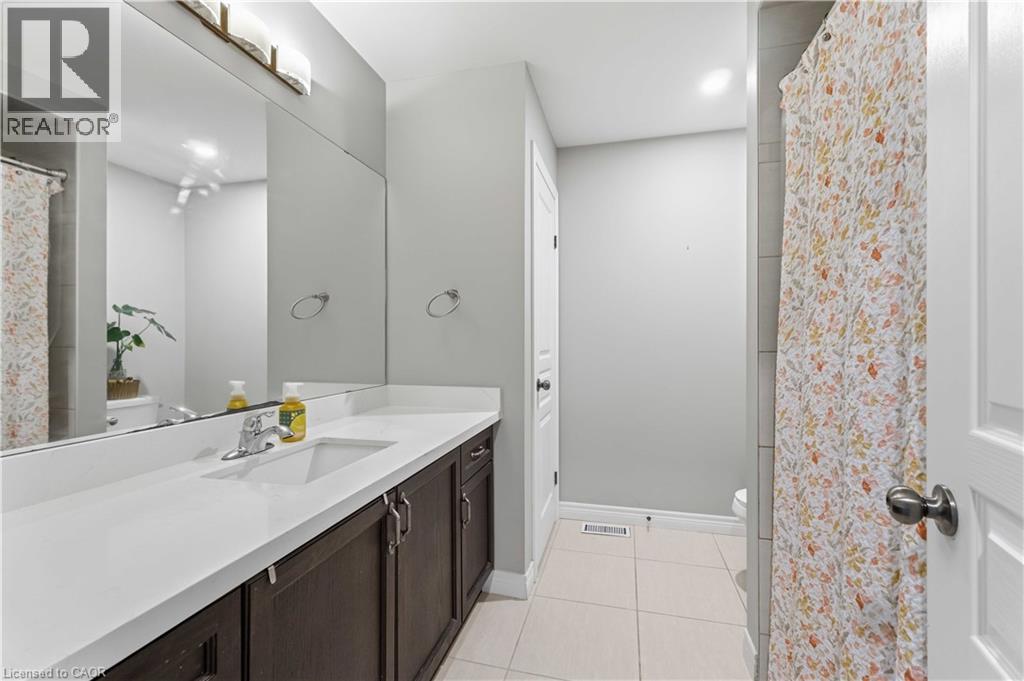 212 Chartwell Circle, Hamilton, Ontario  L9A 0B6 - Photo 11 - 40842689