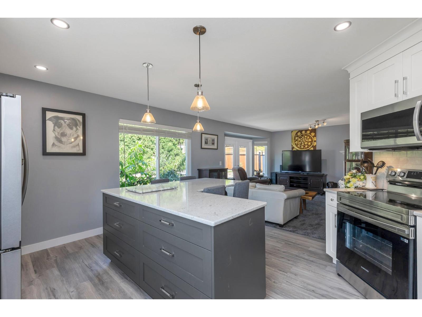 35479 Tweedsmuir Drive, Abbotsford, British Columbia  V2T 2X8 - Photo 8 - R3138612
