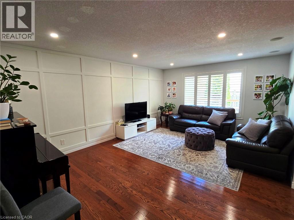 570 St Moritz Avenue, Waterloo, Ontario  N2T 2Z3 - Photo 11 - 40841361