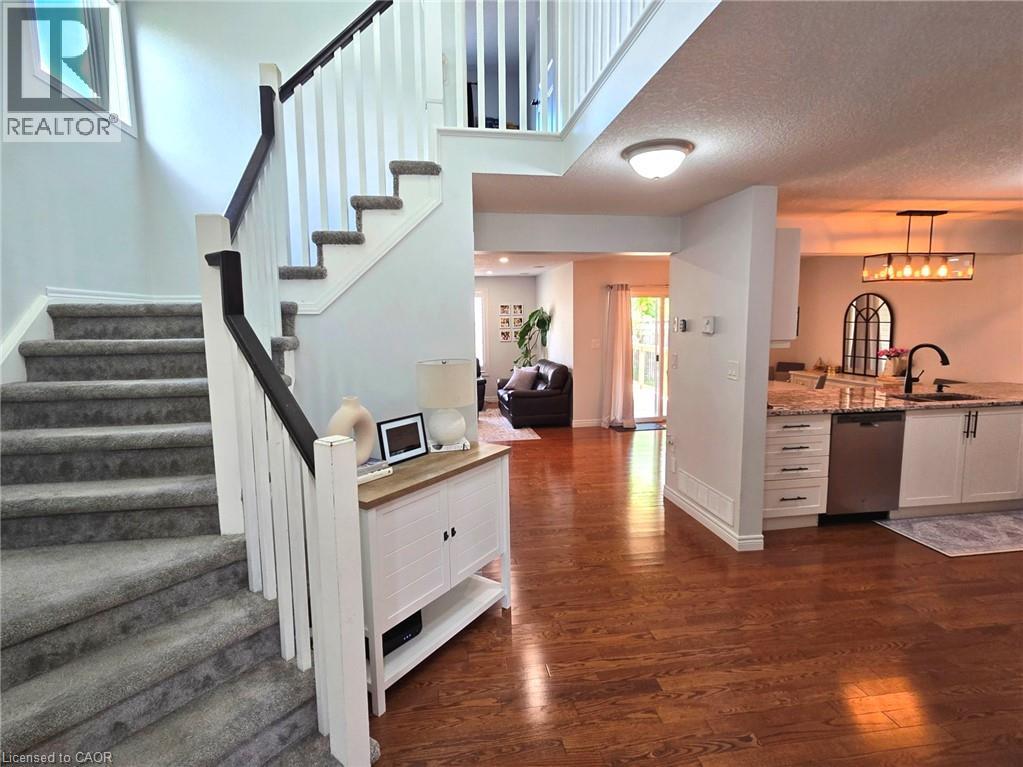 570 St Moritz Avenue, Waterloo, Ontario  N2T 2Z3 - Photo 7 - 40841361