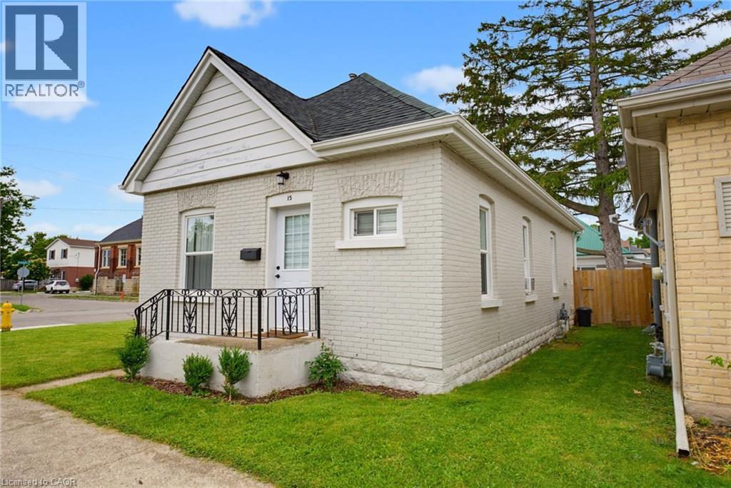 15 Gordon Street, Brantford, Ontario  N3S 2M7 - Photo 2 - 40841849