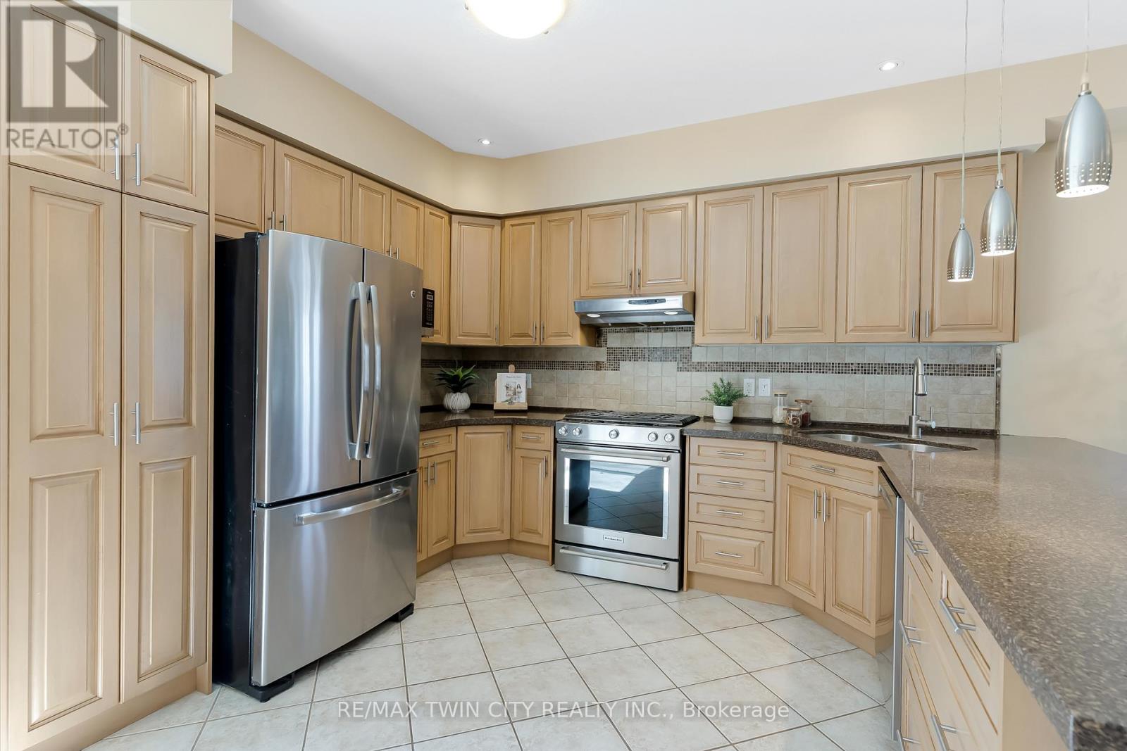 227 Chestnut Hill Crescent, Kitchener, Ontario  N2P 2X3 - Photo 14 - X13484422