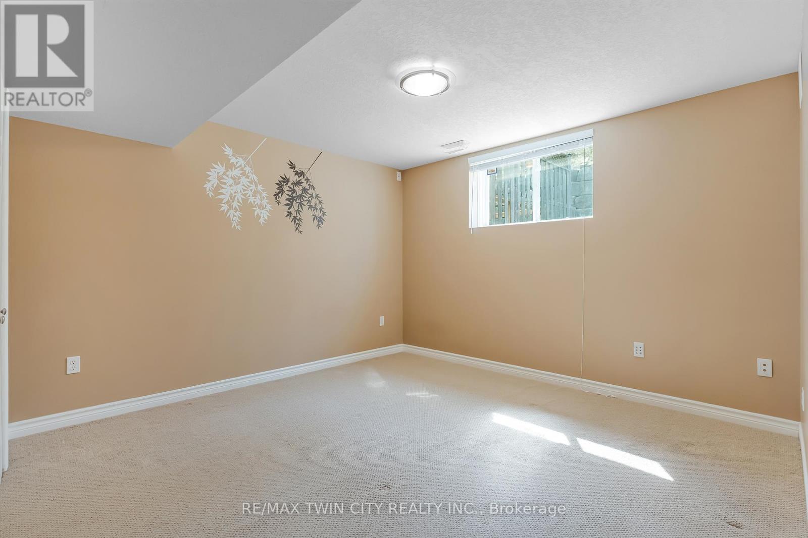 227 Chestnut Hill Crescent, Kitchener, Ontario  N2P 2X3 - Photo 30 - X13484422