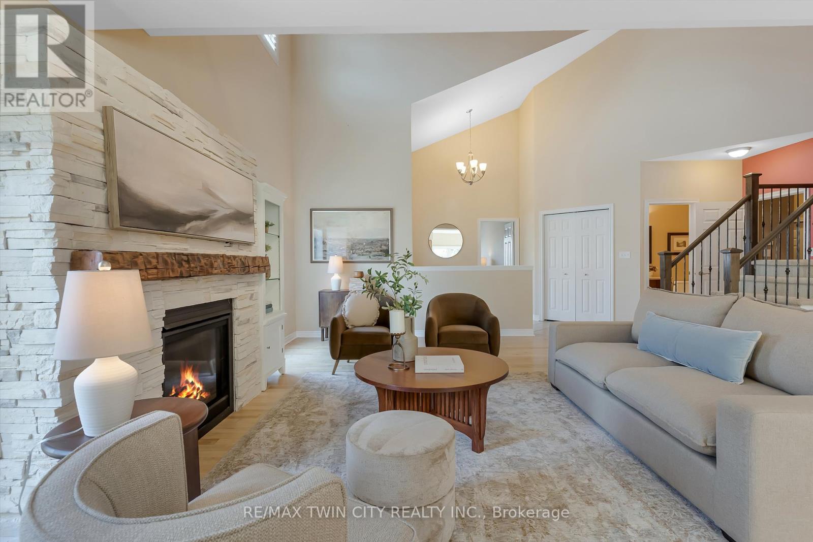 227 Chestnut Hill Crescent, Kitchener, Ontario  N2P 2X3 - Photo 5 - X13484422