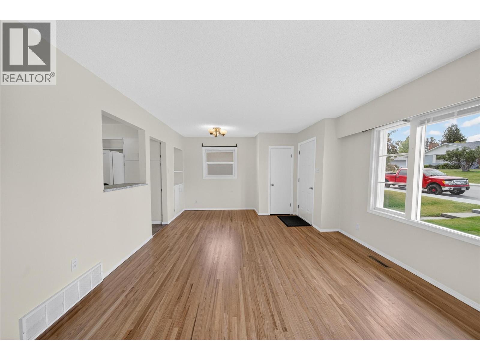 306 8th Street S, Cranbrook, British Columbia  V1C 1P1 - Photo 8 - 10390843