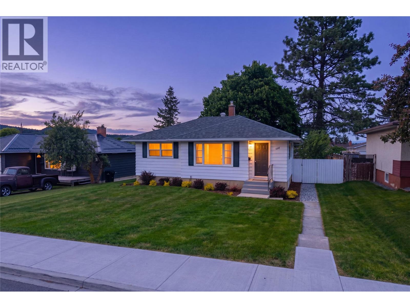 306 8th Street S, Cranbrook, British Columbia  V1C 1P1 - Photo 3 - 10390843