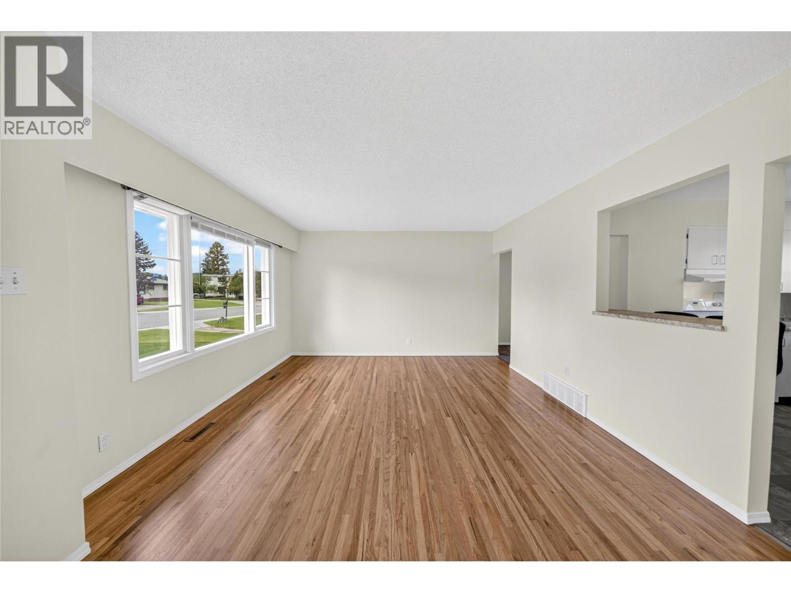 306 8th Street S, Cranbrook, British Columbia  V1C 1P1 - Photo 5 - 10390843
