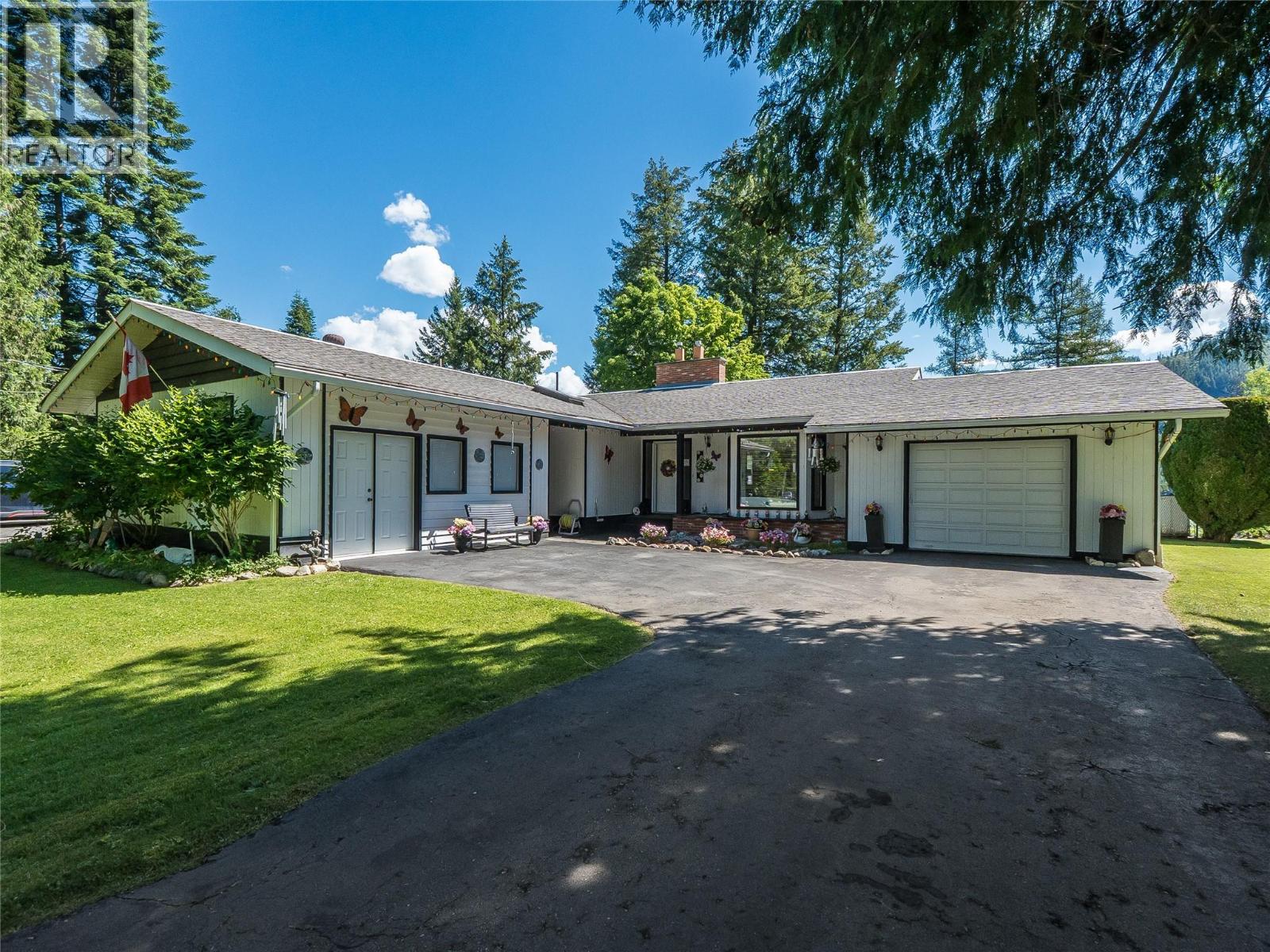 2720 Jacks Crescent, South Slocan, British Columbia  V0G 2G1 - Photo 2 - 10392046
