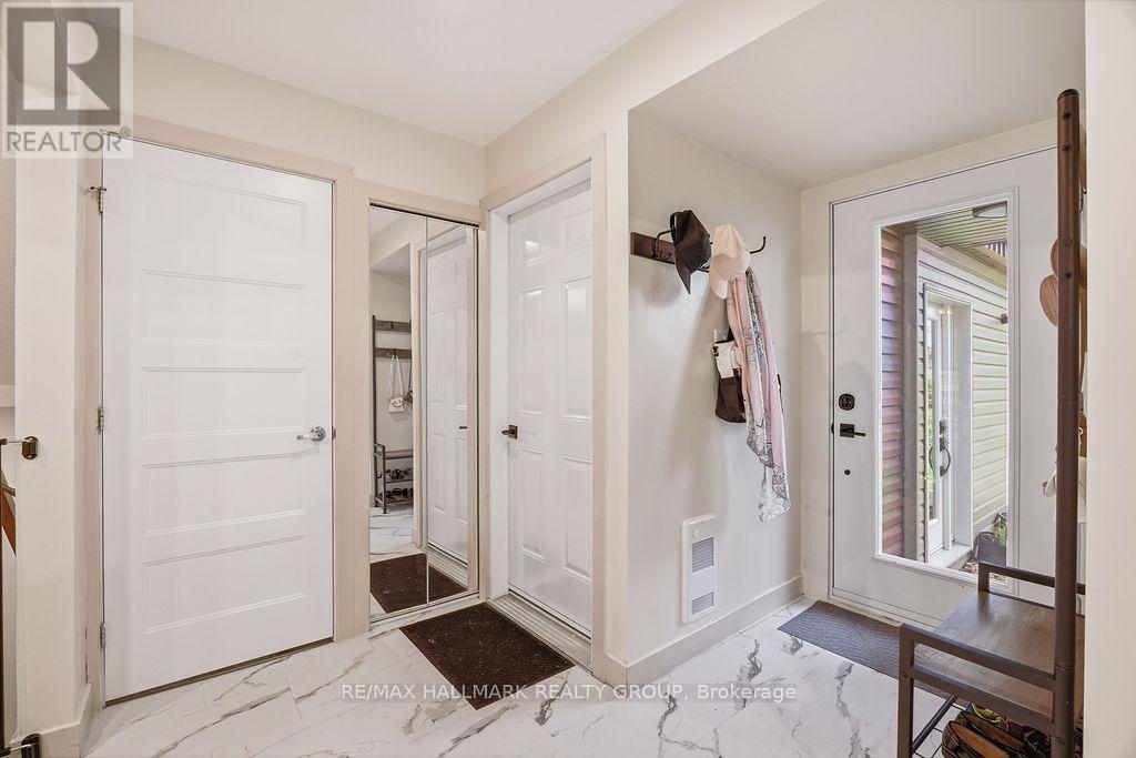 67 Grady Crescent, Ottawa, Ontario  K2H 5S2 - Photo 2 - X13484600