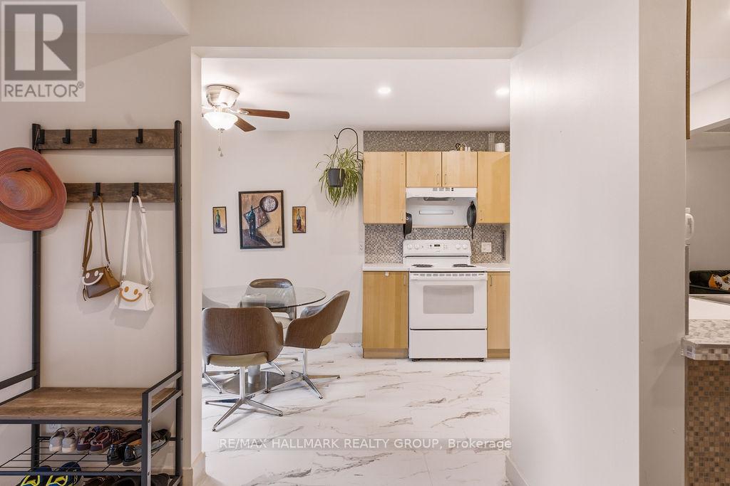 67 Grady Crescent, Ottawa, Ontario  K2H 5S2 - Photo 3 - X13484600