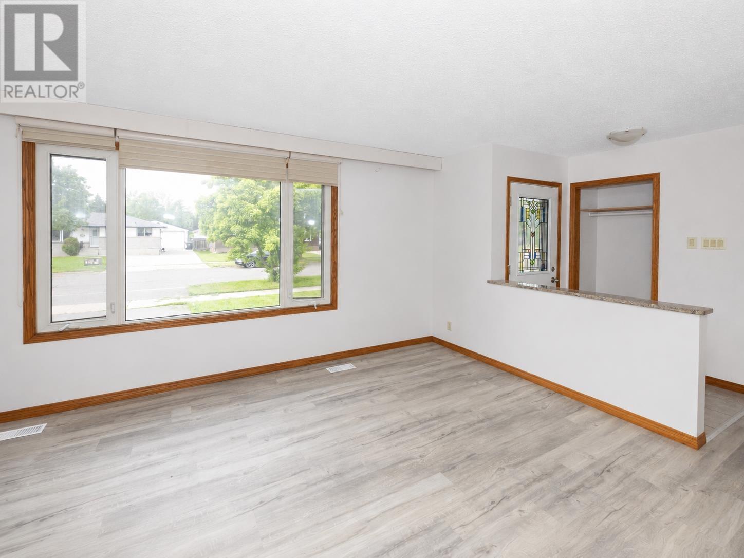 334 Lambton Cres, Thunder Bay, Ontario  P7C 5L8 - Photo 10 - TB2601681