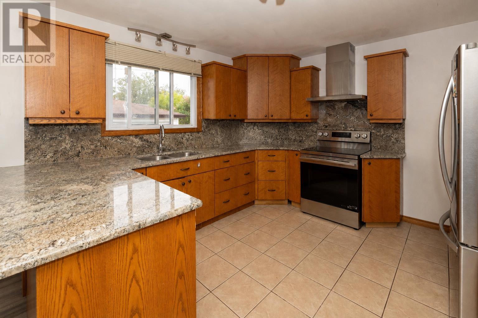 334 Lambton Cres, Thunder Bay, Ontario  P7C 5L8 - Photo 4 - TB2601681