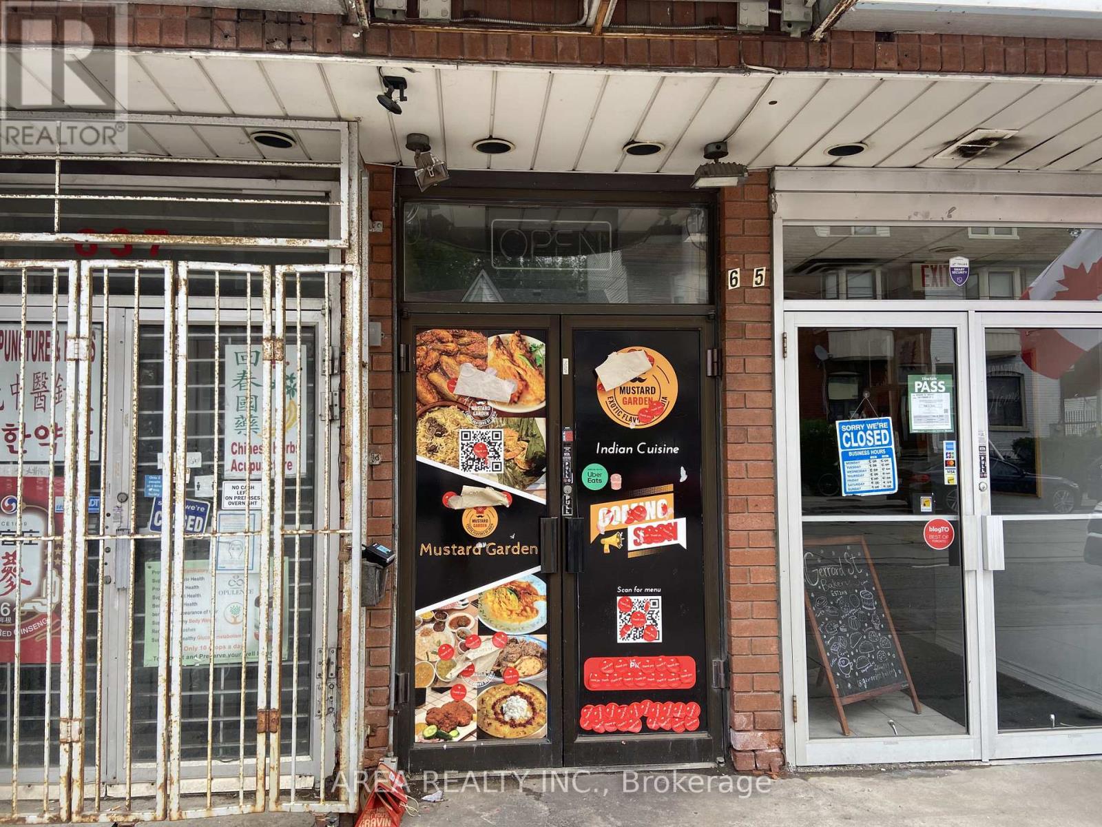 635 GERRARD ESTATES E, Toronto, Ontario