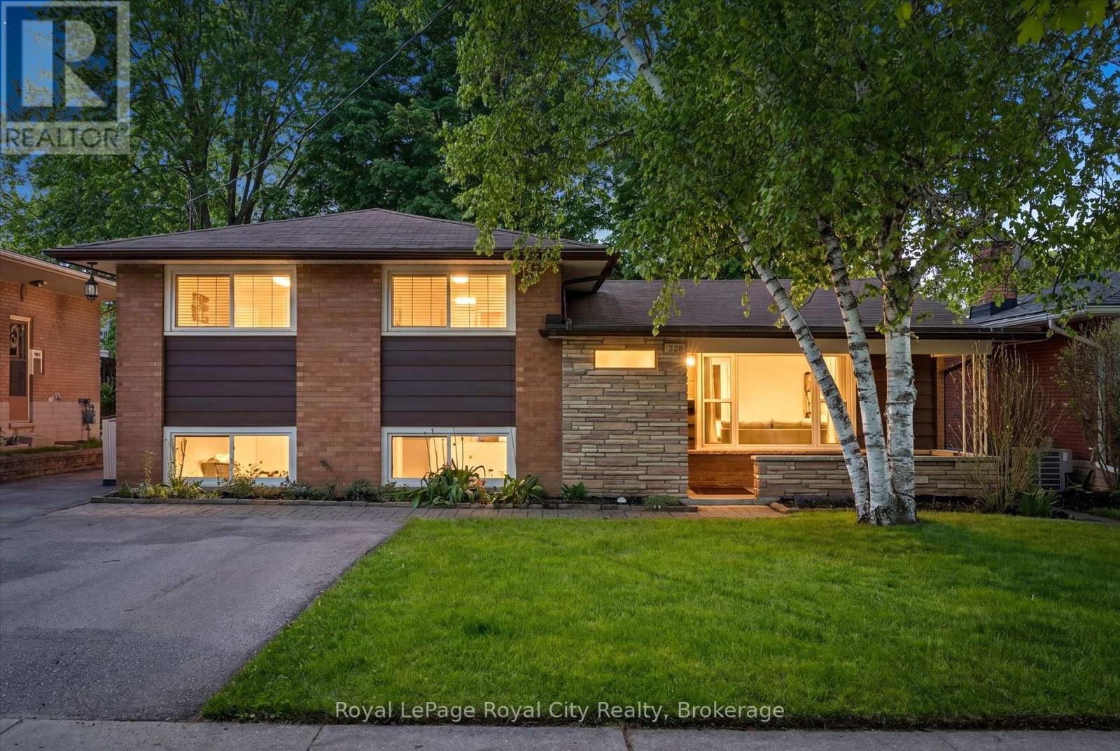 229 ROSS AVENUE, Kitchener, Ontario