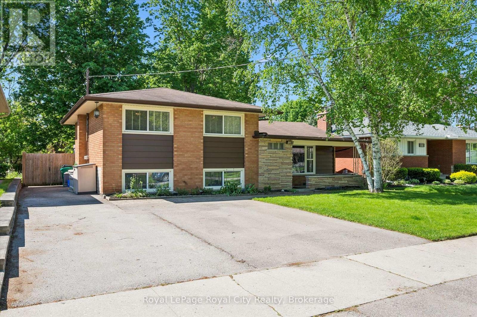 229 Ross Avenue, Kitchener, Ontario  N2A 1V7 - Photo 3 - X13484582