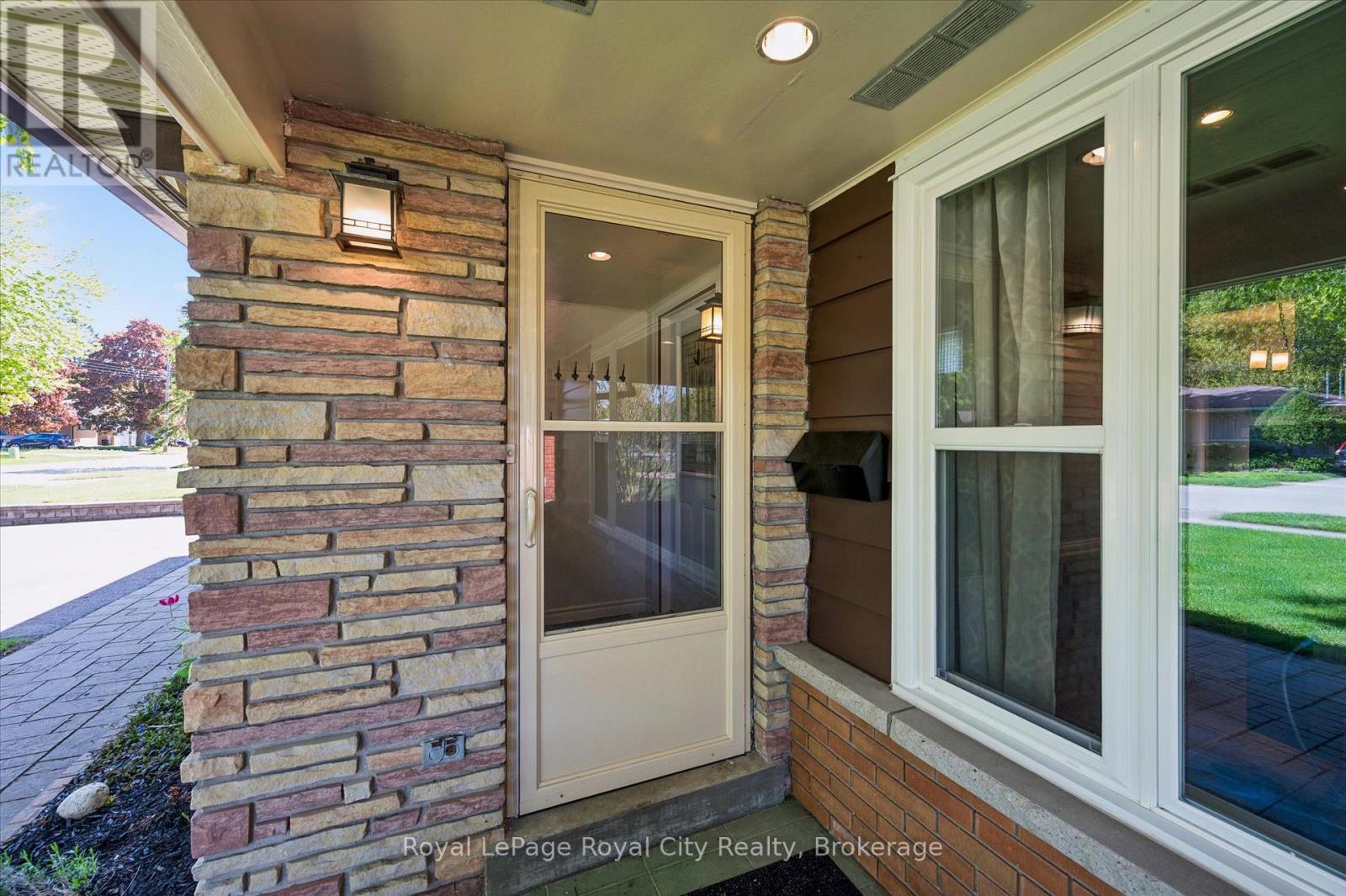 229 Ross Avenue, Kitchener, Ontario  N2A 1V7 - Photo 6 - X13484582