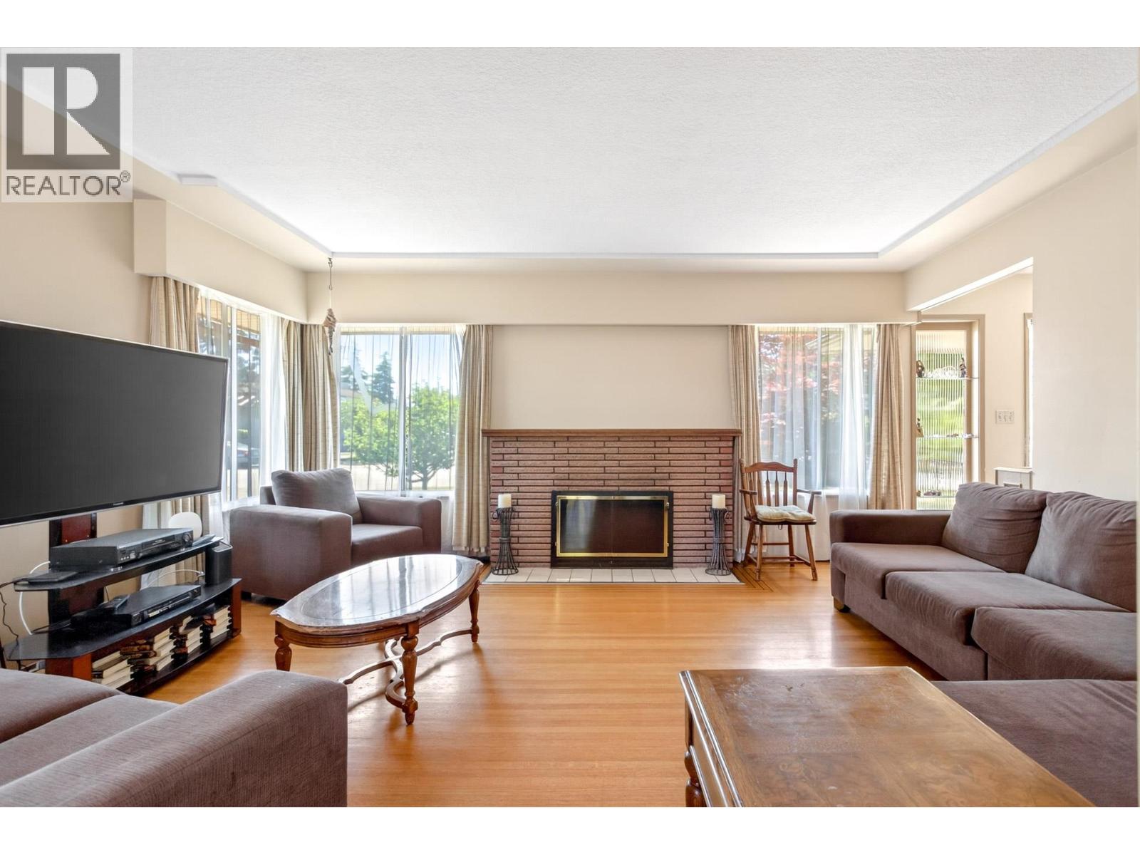 7864 Langley Street, Burnaby, British Columbia V3N 3Z8 - Photo 13 - R3139426