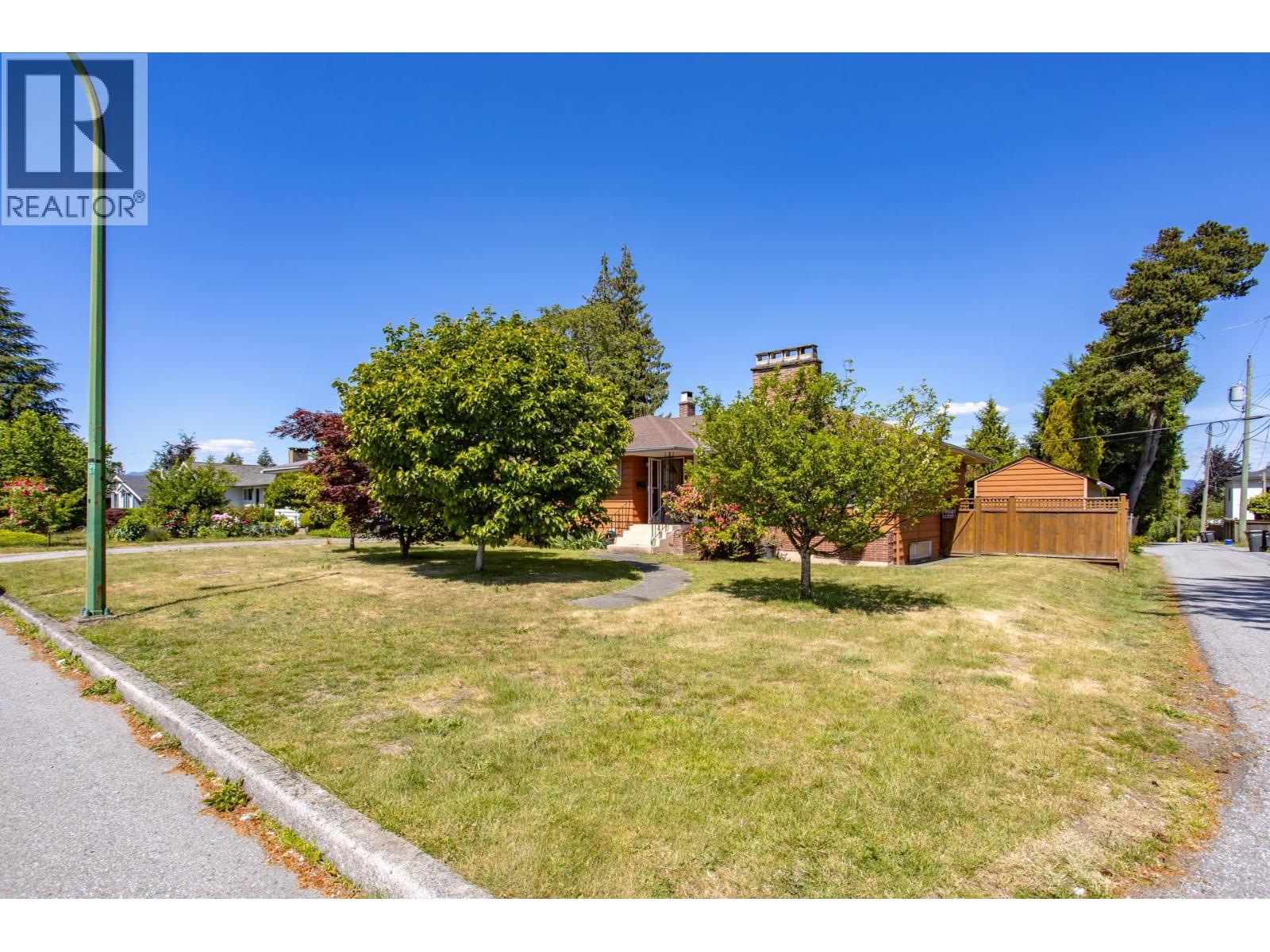 7864 Langley Street, Burnaby, British Columbia V3N 3Z8 - Photo 4 - R3139426