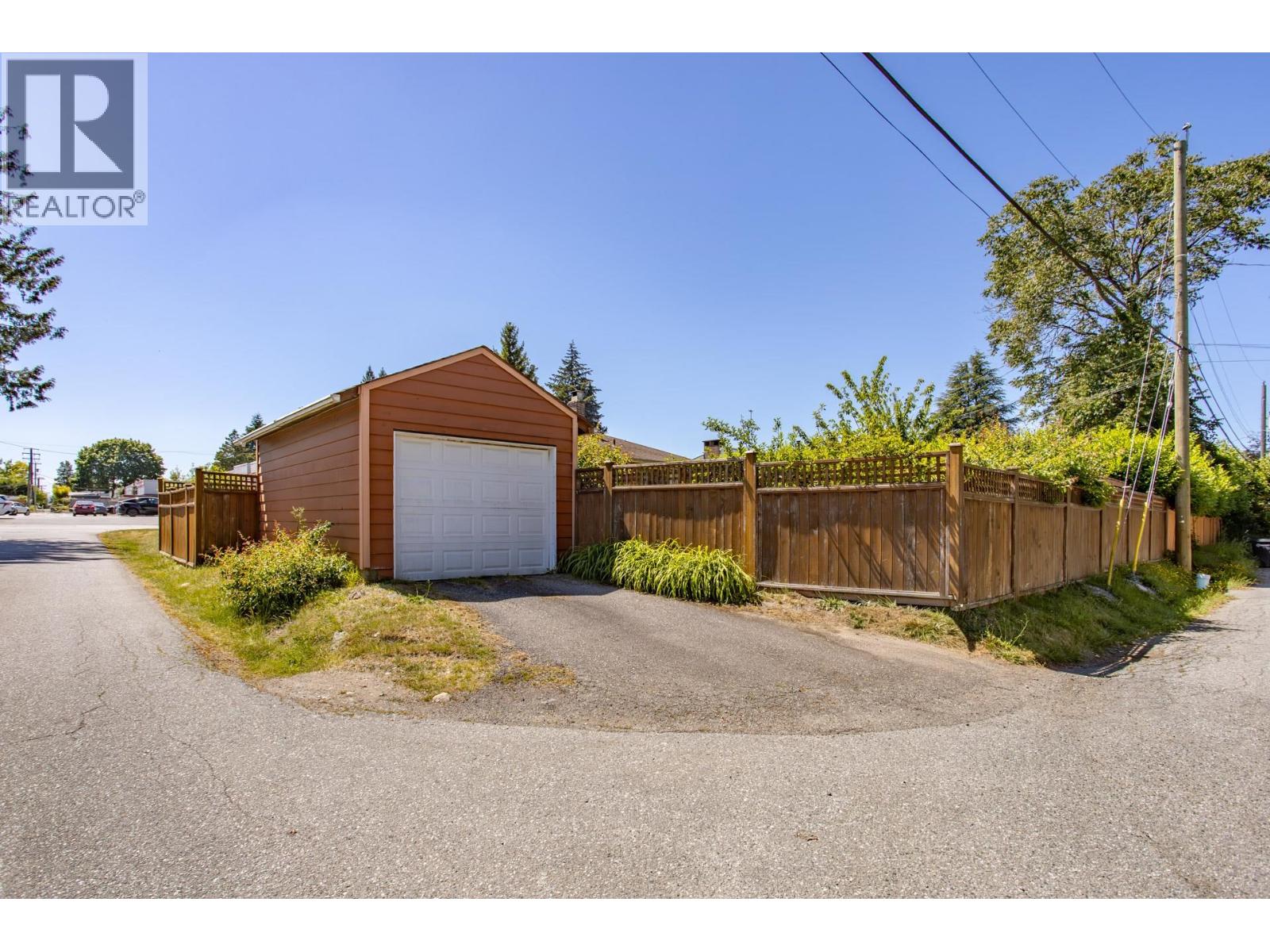 7864 Langley Street, Burnaby, British Columbia V3N 3Z8 - Photo 9 - R3139426