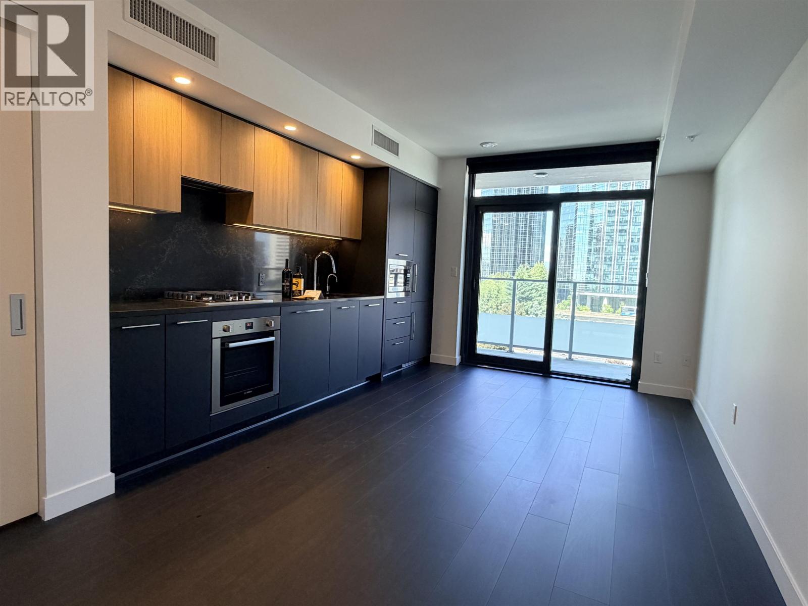 6608 Sussex Avenue, Burnaby, British Columbia  V5H 3B1 - Photo 10 - R3139470