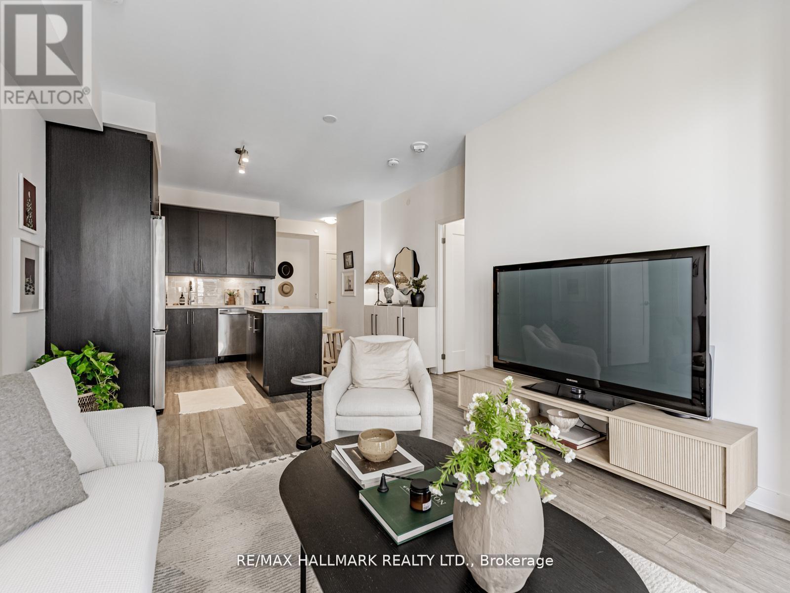 404 - 105 ONEIDA CRESCENT, Richmond Hill, Ontario