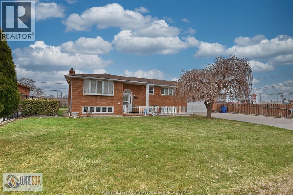 1435 St. Clair Avenue, Windsor, Ontario  N9B 3K7 - Photo 2 - 26015088