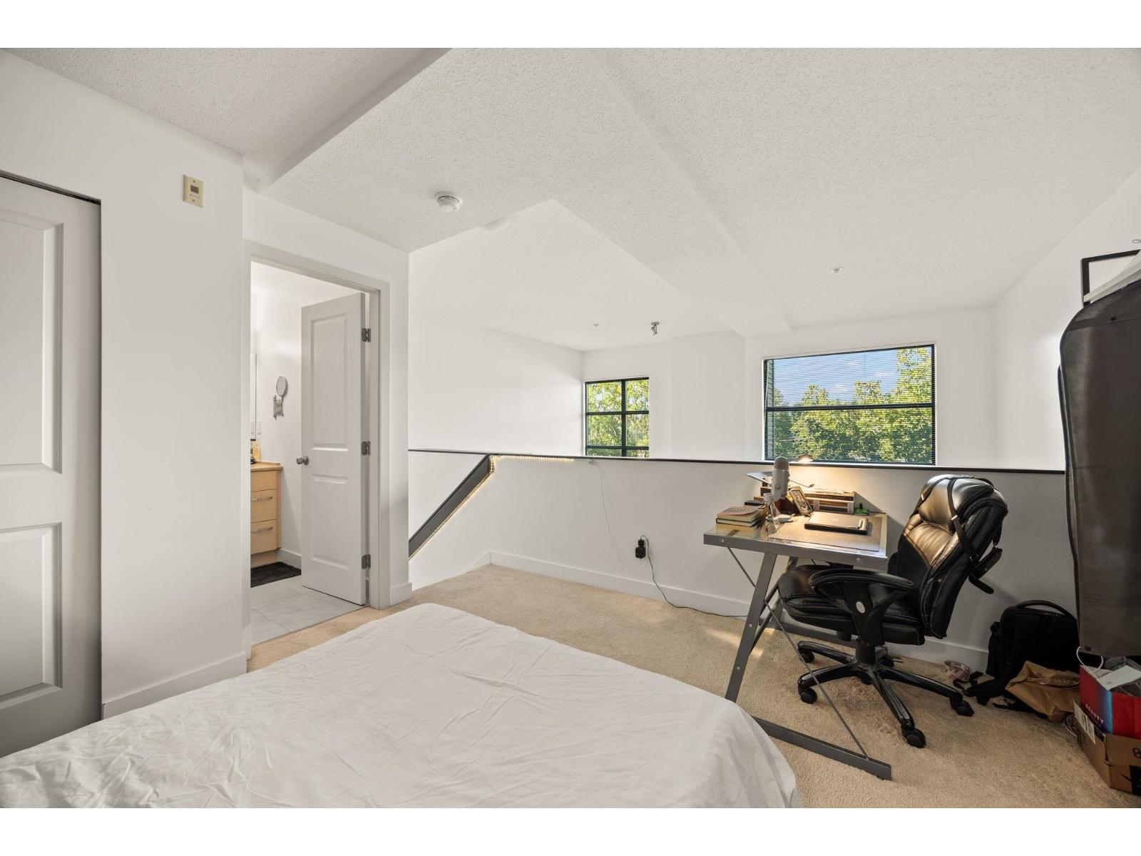 432 10838 City Pkwy Drive, Surrey, British Columbia  V3T 0C2 - Photo 15 - R3136035