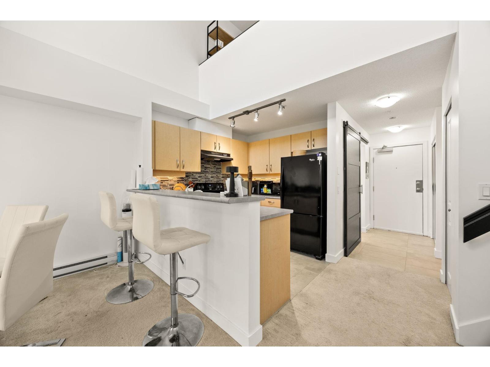 432 10838 City Pkwy Drive, Surrey, British Columbia  V3T 0C2 - Photo 4 - R3136035