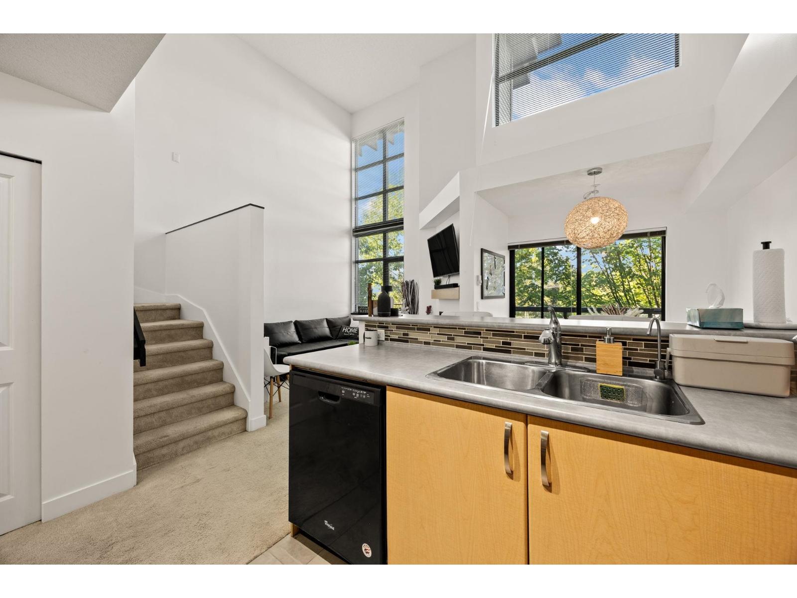 432 10838 City Pkwy Drive, Surrey, British Columbia  V3T 0C2 - Photo 5 - R3136035