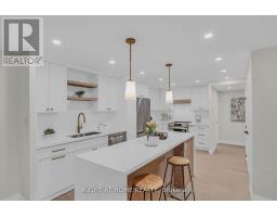 609 - 812 BURNHAMTHORPE ROAD, Toronto, Ontario