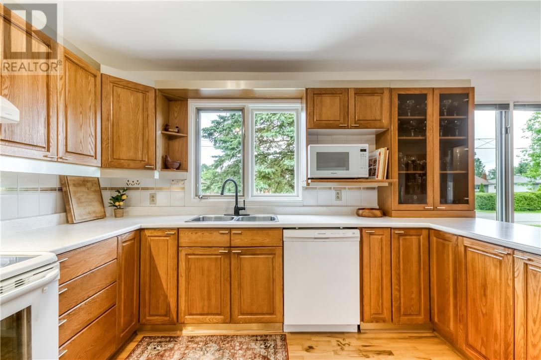 79 S Leo Street, Azilda, Ontario  P0M 1B0 - Photo 2 - 2128789