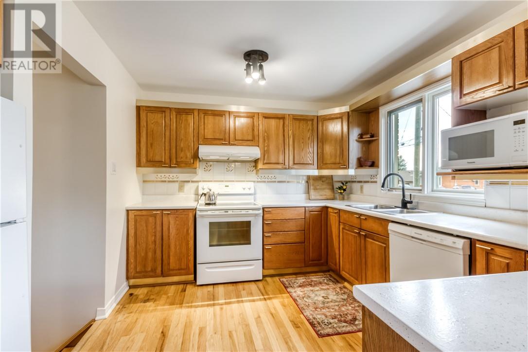 79 S Leo Street, Azilda, Ontario  P0M 1B0 - Photo 8 - 2128789