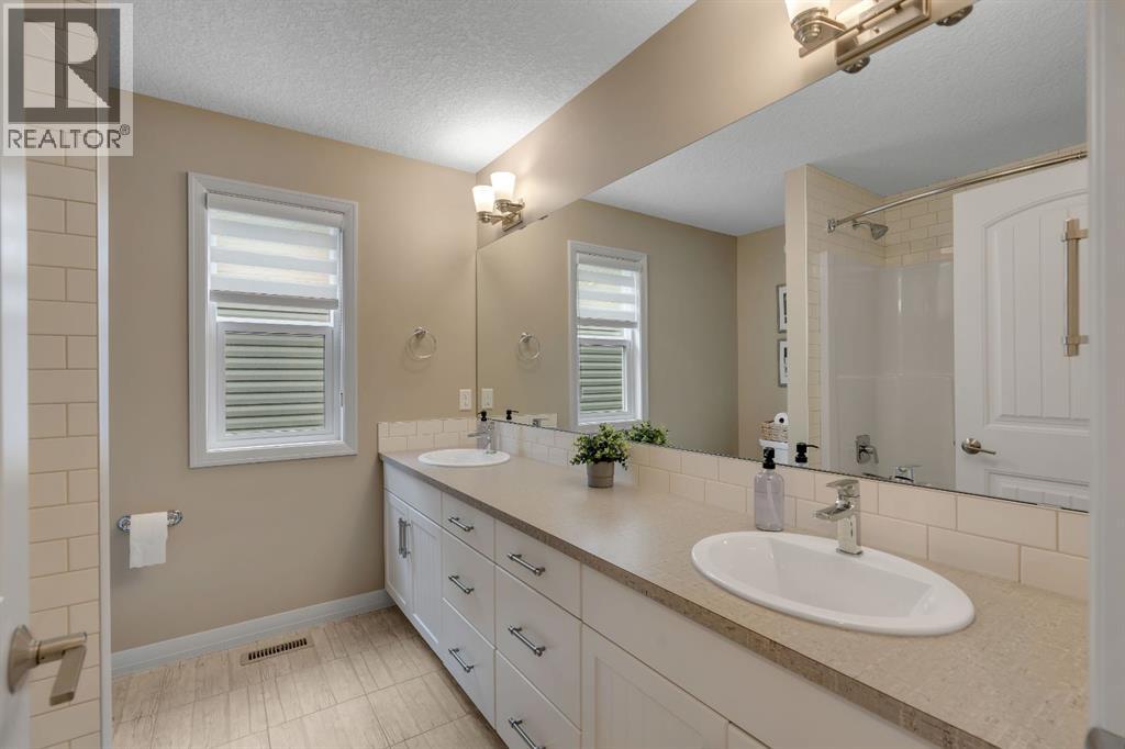 369 Clydesdale Way, Cochrane, Alberta  T4C 0X2 - Photo 34 - A2322288